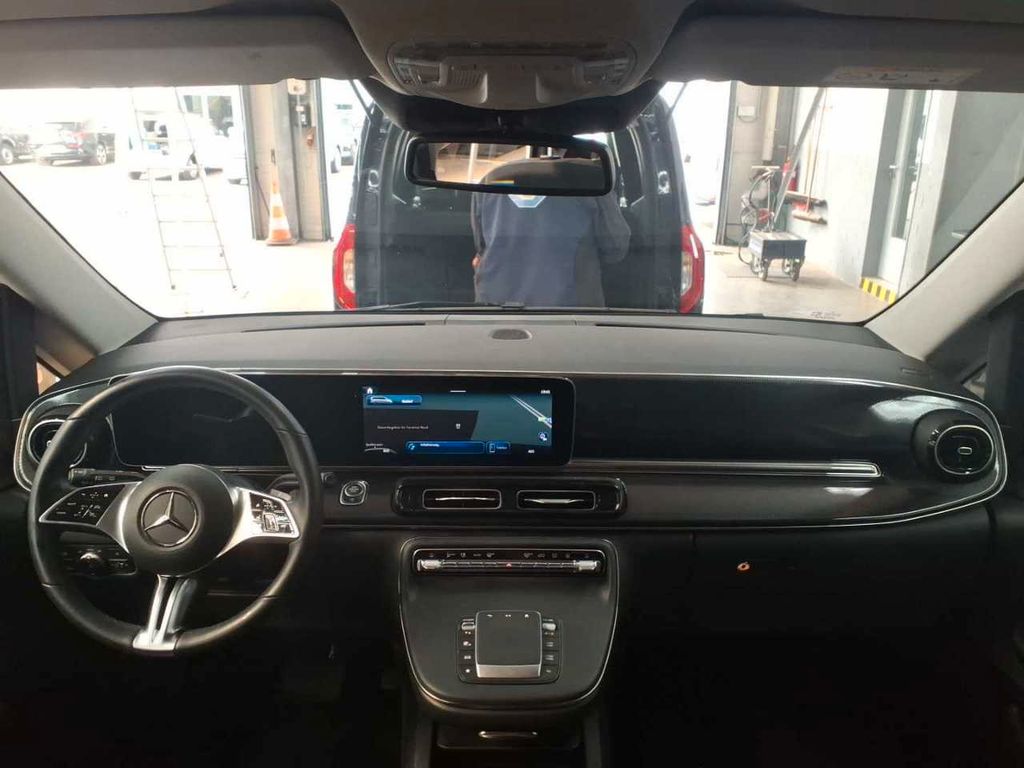 Mercedes-Benz V 250 2025 г. Серый, пробег 23200 км