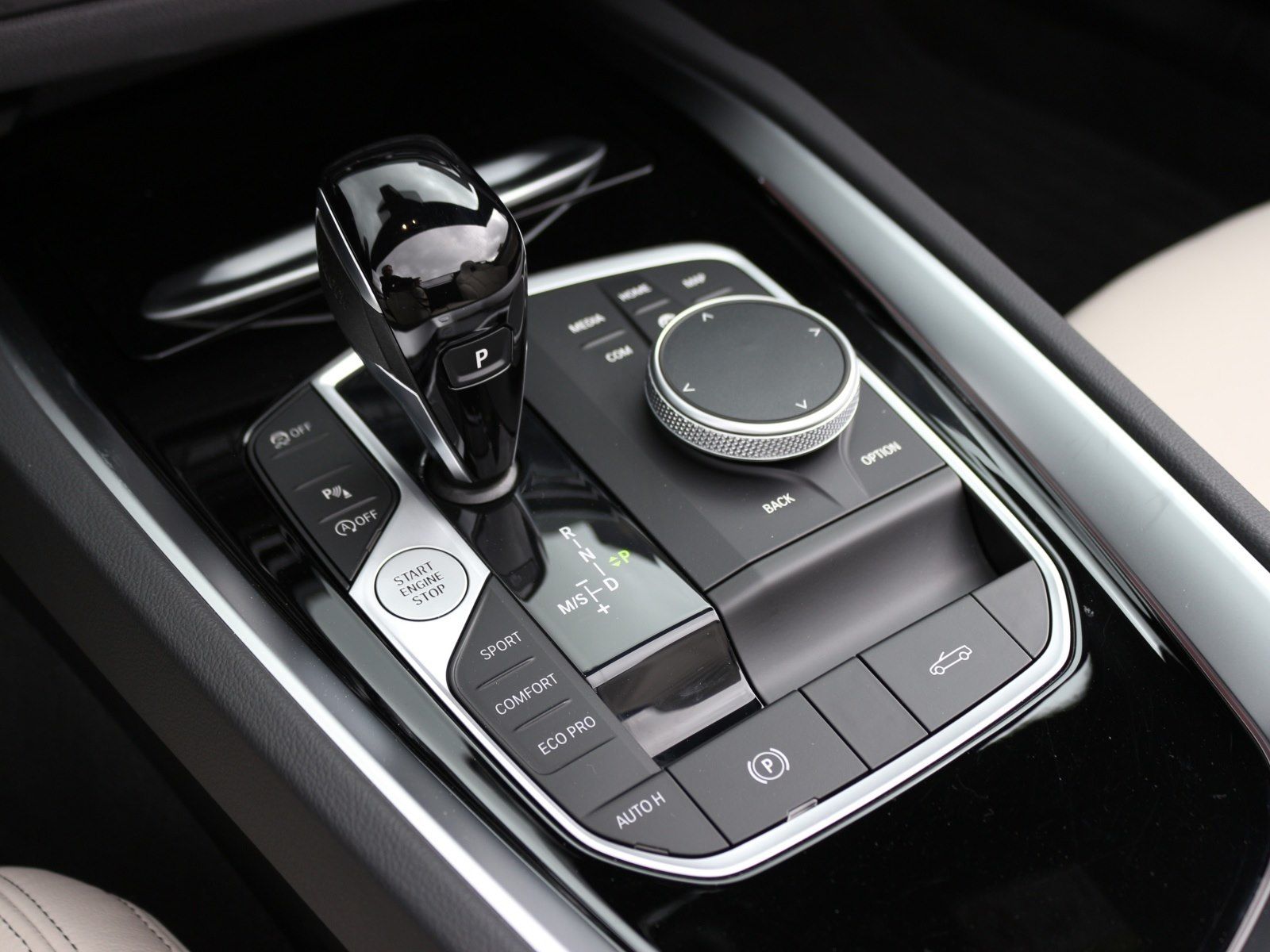 BMW X9 2025 г. Фиолетовый, пробег 23786 км