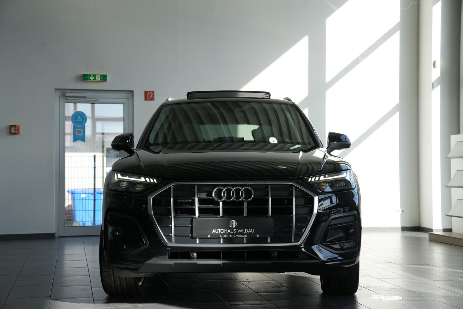 Audi Q5 2022 г. Чёрный, пробег 46170 км