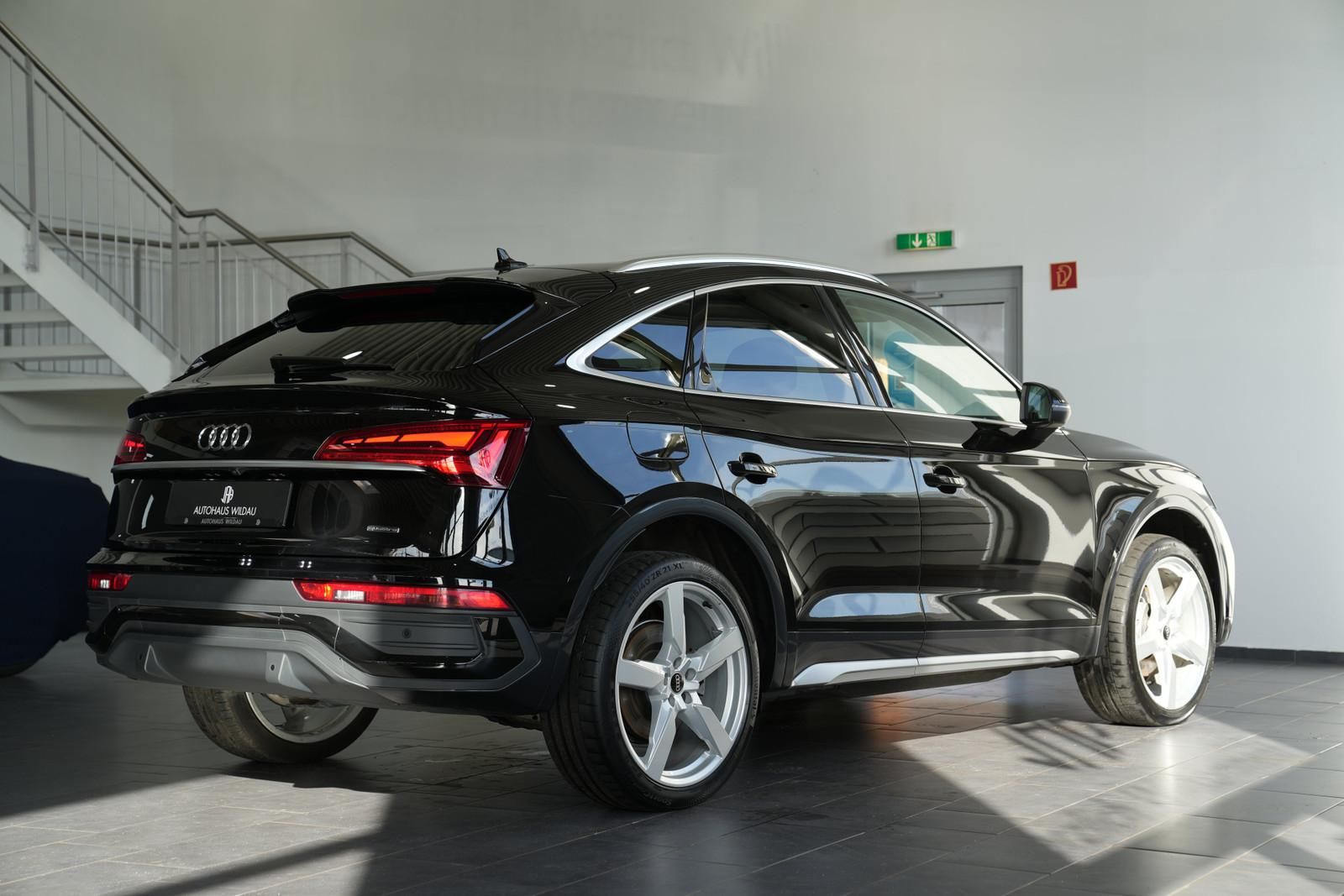 Audi Q5 2022 г. Чёрный, пробег 46170 км