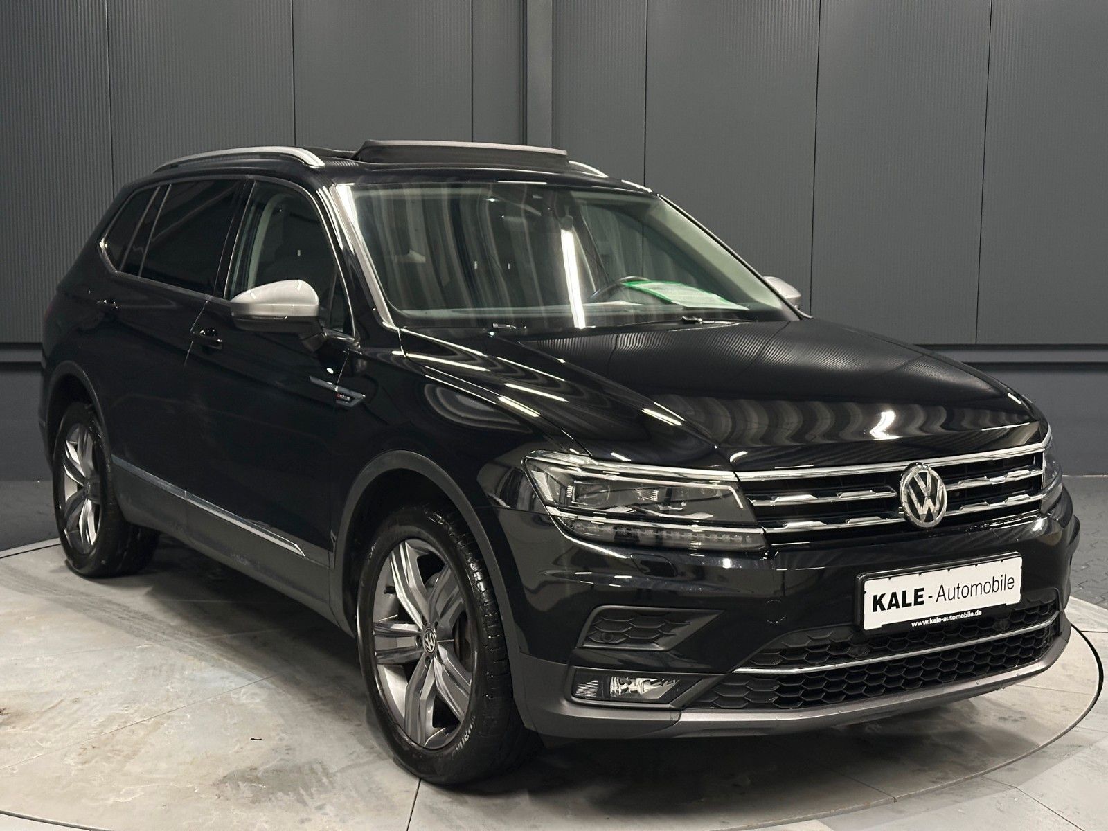 Volkswagen TIGUAN ALLSPACE 2021 г. Чёрный, пробег 51000 км
