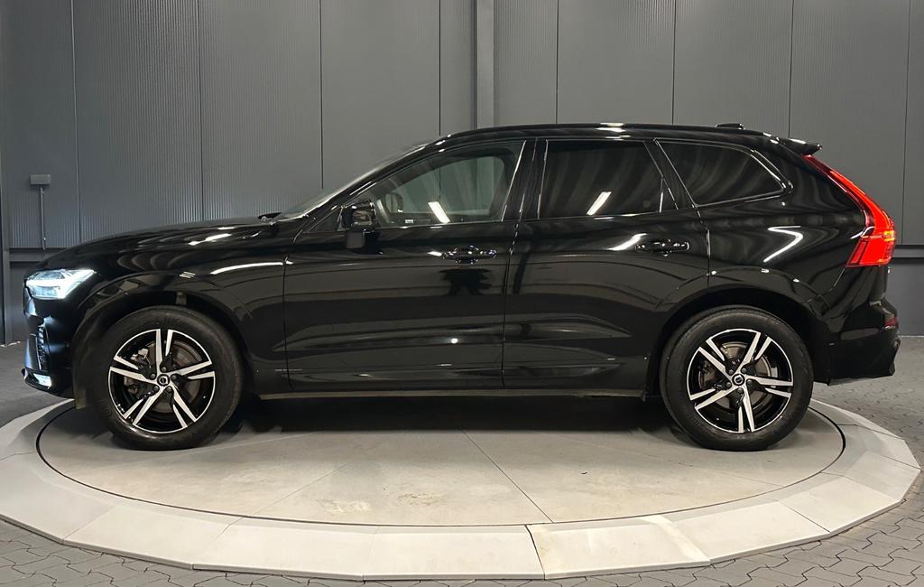 Volvo XC60 2022 г. Чёрный, пробег 60000 км