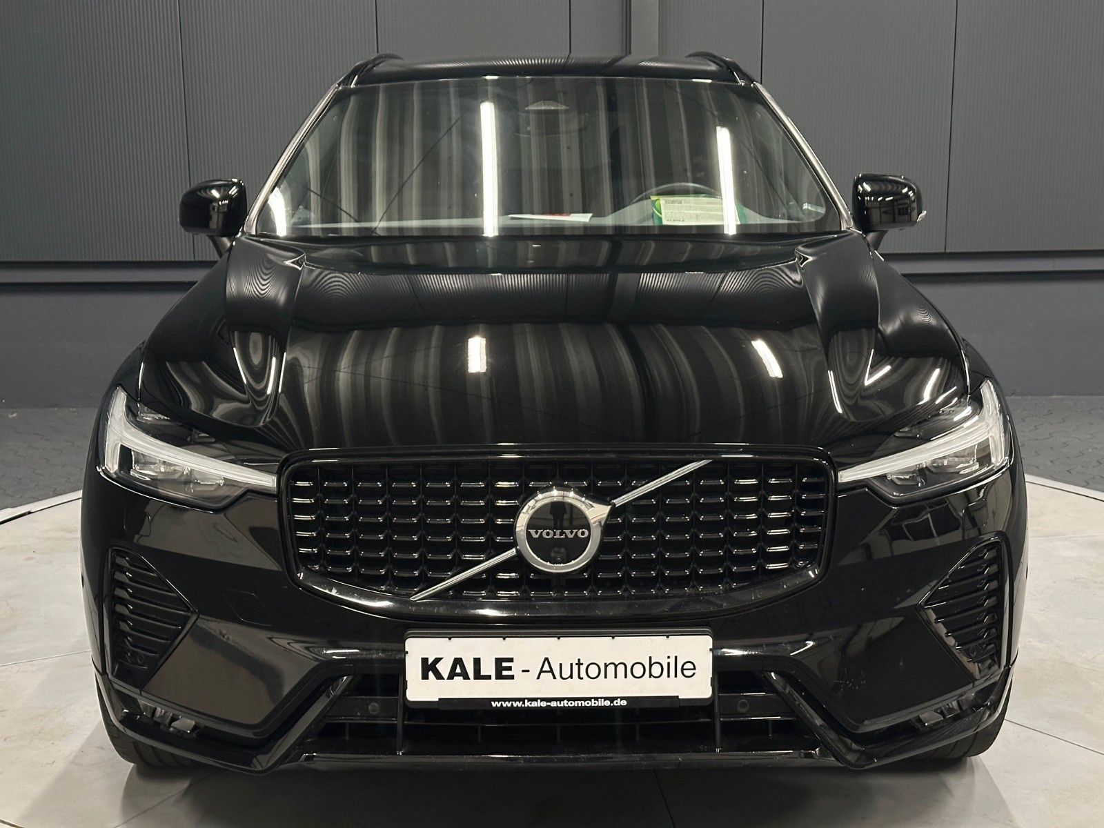 Volvo XC60 2022 г. Чёрный, пробег 60000 км