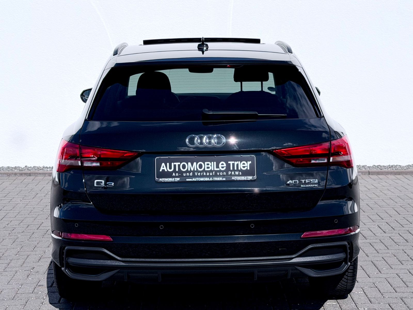 Audi Q3 2025 г. Чёрный, пробег 32000 км