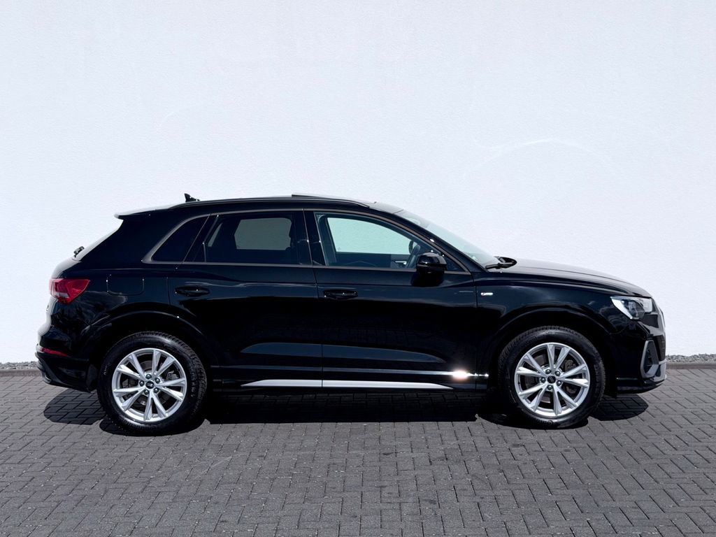 Audi Q3 2025 г. Чёрный, пробег 32000 км