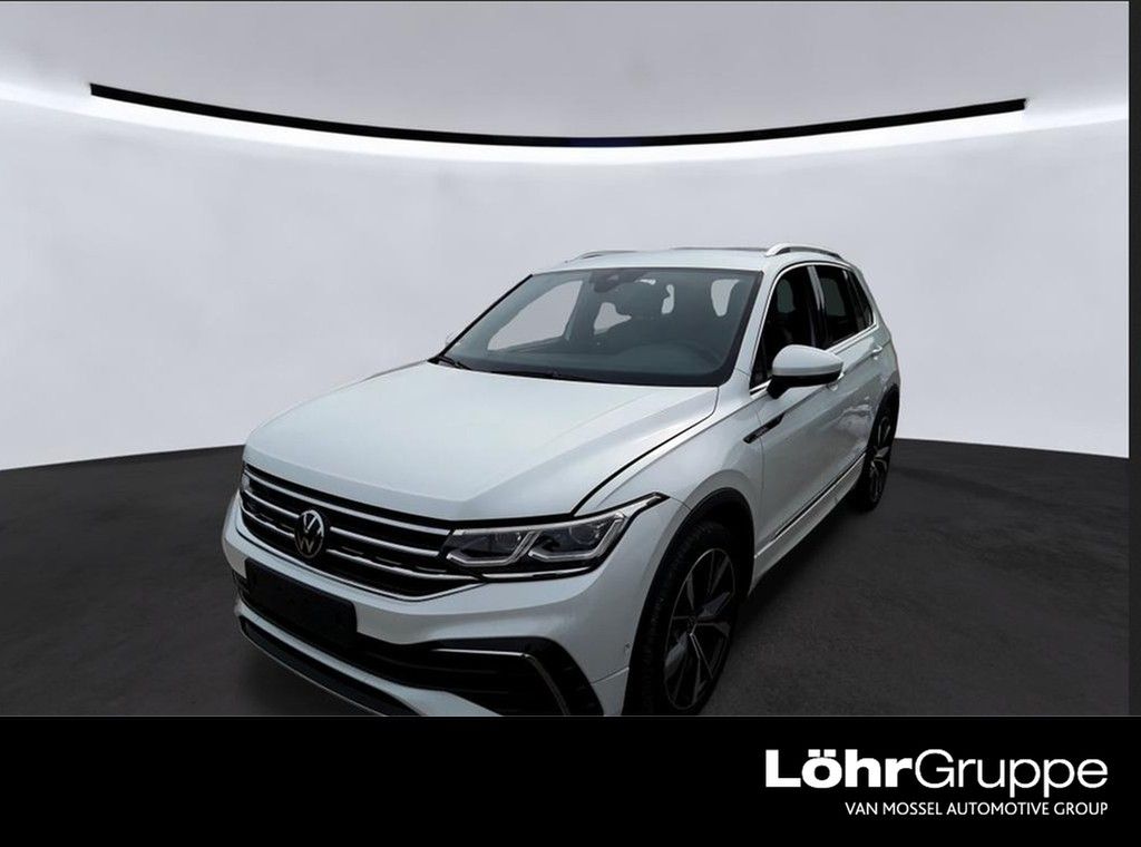 Volkswagen Tiguan 2023 г. Белый, пробег 25739 км