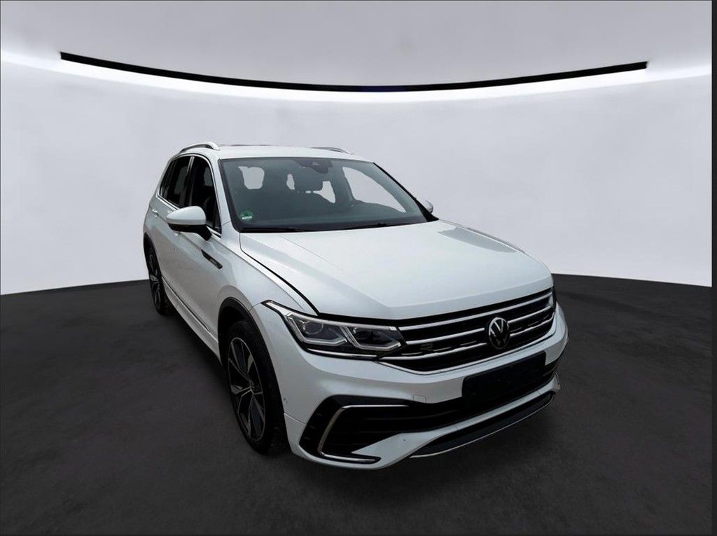 Volkswagen Tiguan 2023 г. Белый, пробег 25739 км