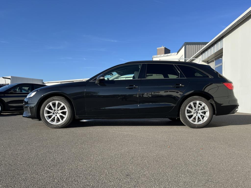 Audi A4 2022 г. Чёрный, пробег 43733 км