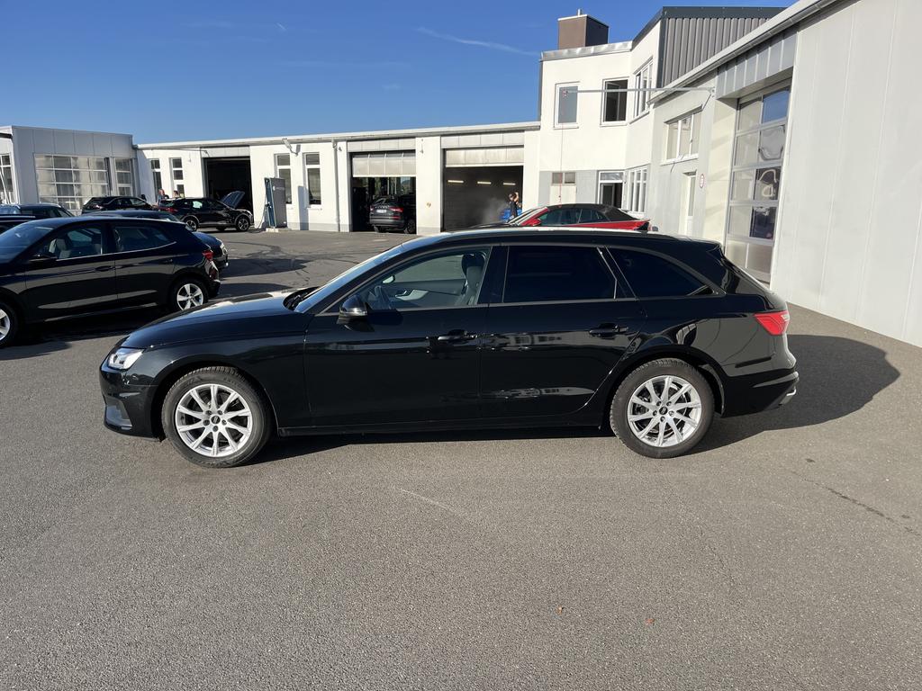 Audi A4 2022 г. Чёрный, пробег 43733 км