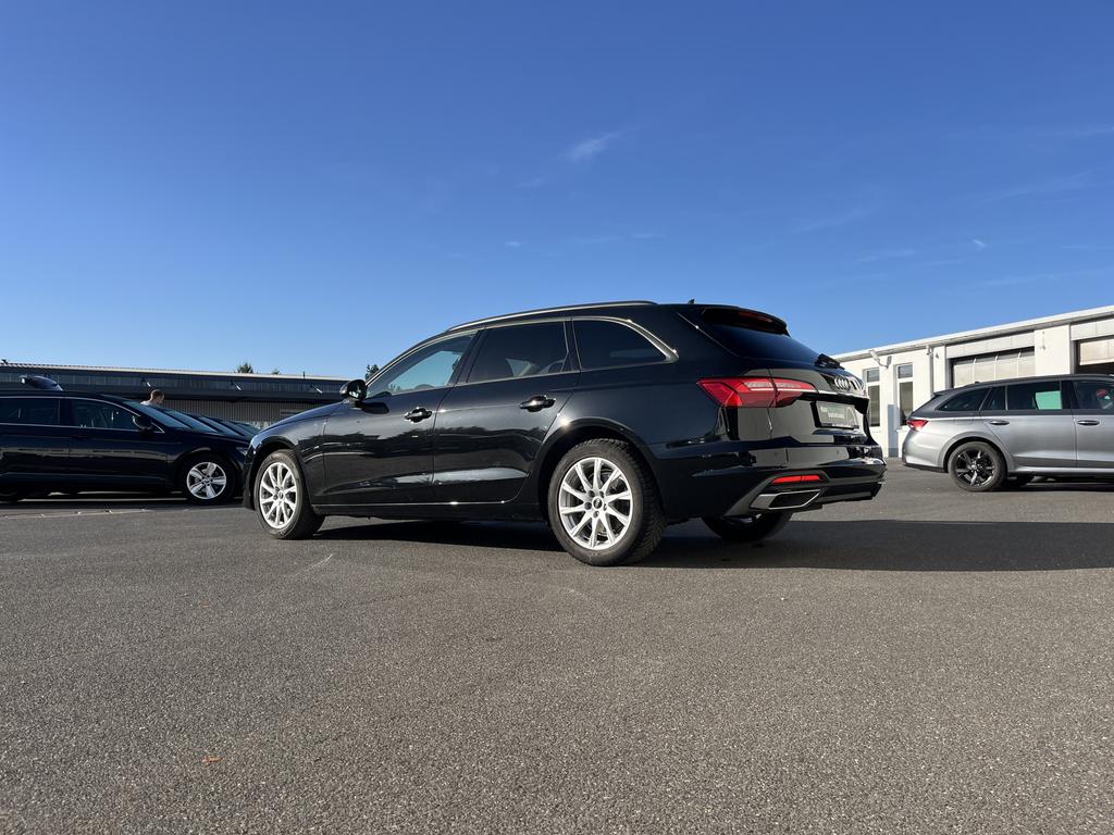 Audi A4 2022 г. Чёрный, пробег 43733 км