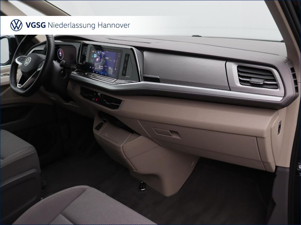 Volkswagen T7 MULTIVAN 2025 г. Чёрный, пробег 27734 км