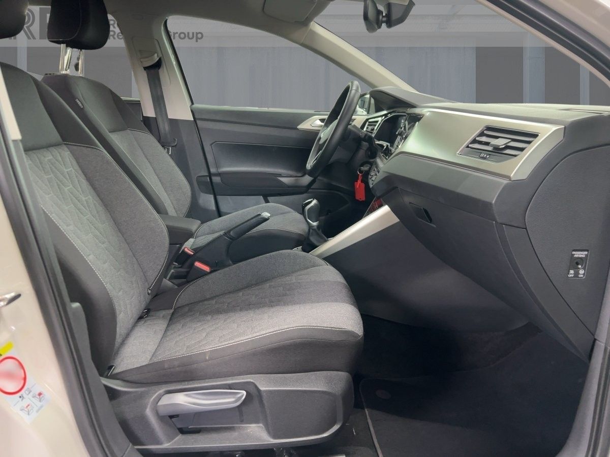 Volkswagen Polo 2024 г. Серый, пробег 49450 км