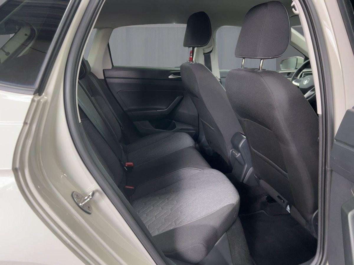 Volkswagen Polo 2024 г. Серый, пробег 49450 км