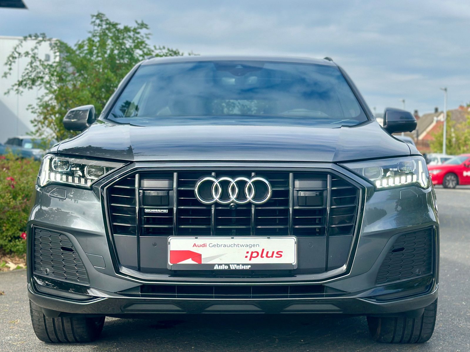 Audi Q7 2022 г. Серый, пробег 59890 км