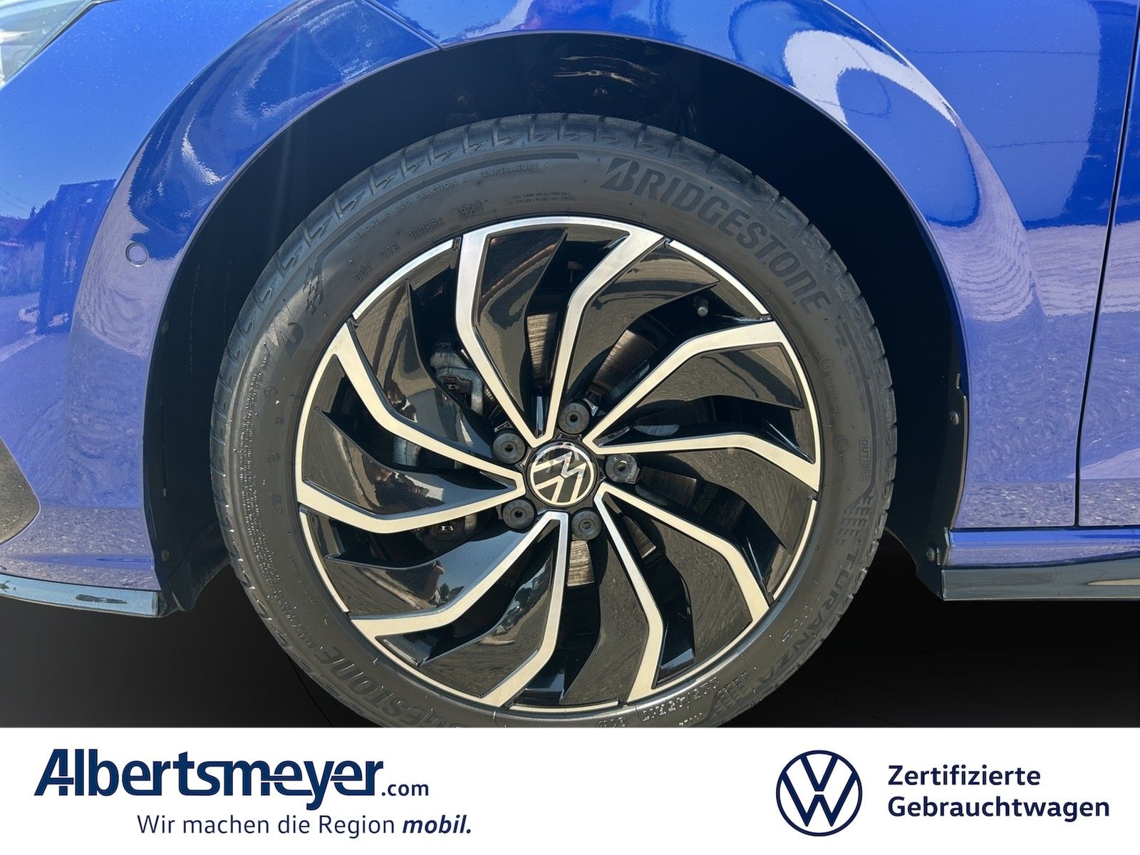 Volkswagen Golf 2021 г. Синий, пробег 27010 км