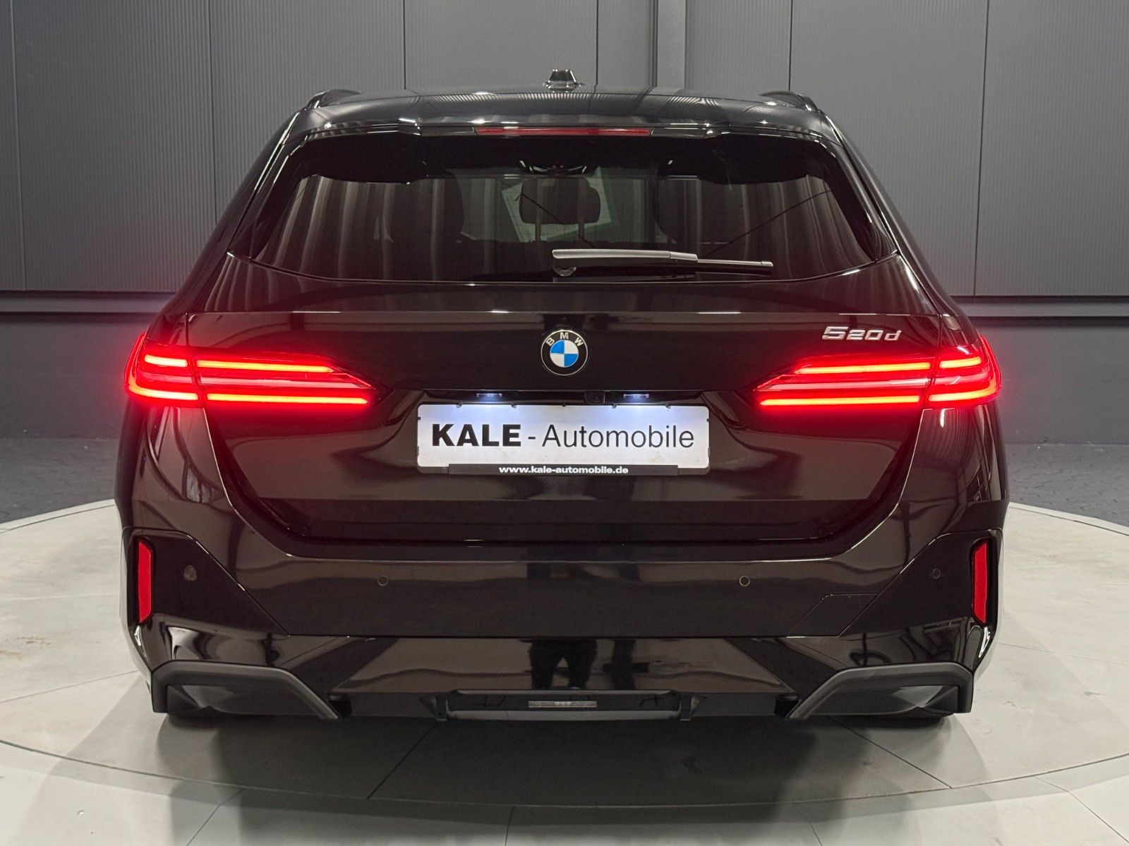BMW 520 2024 г. Чёрный, пробег 25000 км