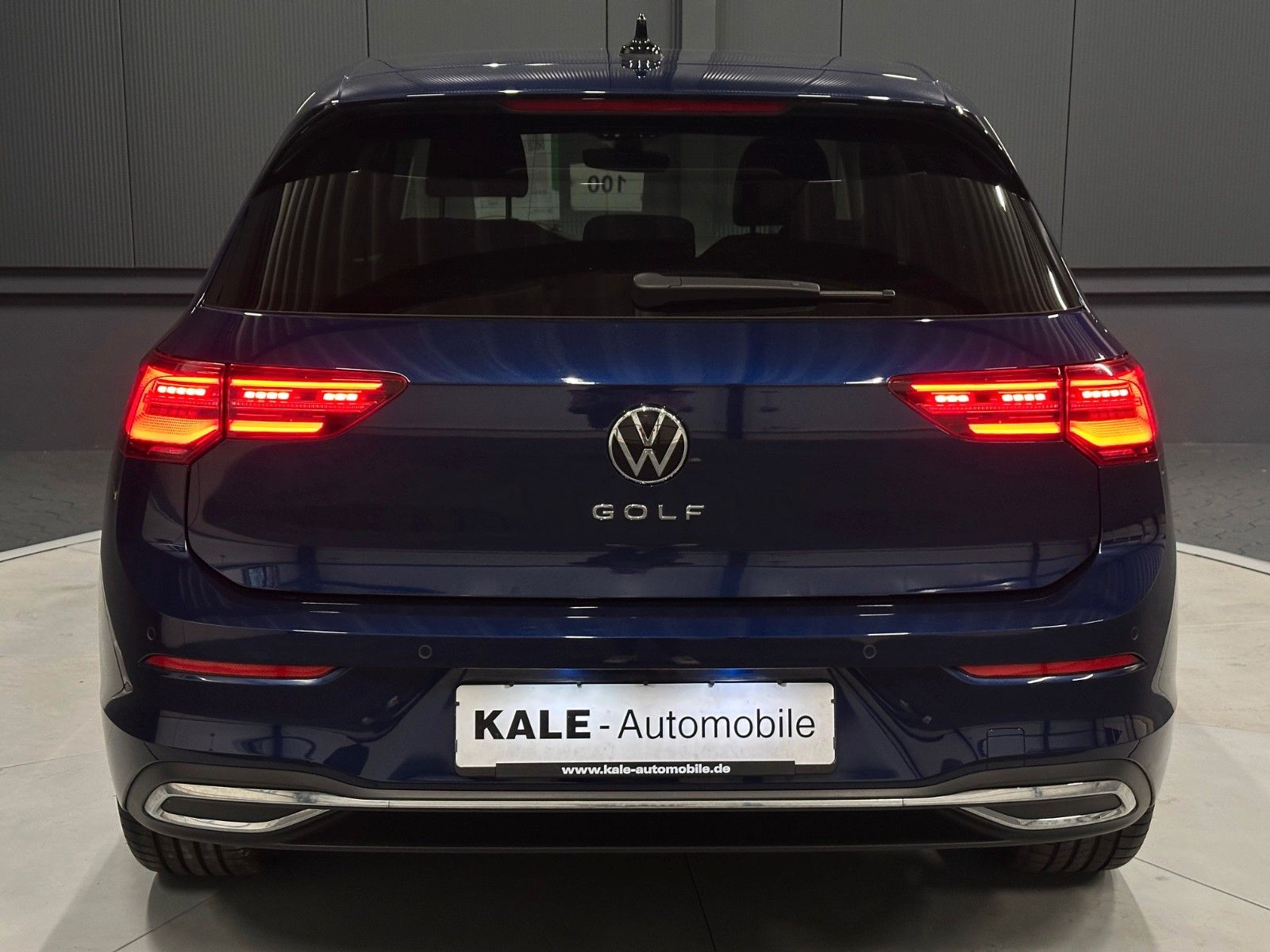 Volkswagen Golf 2023 г. Синий, пробег 13000 км