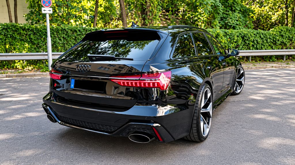 Audi RS6 2024 г. Чёрный, пробег 33000 км