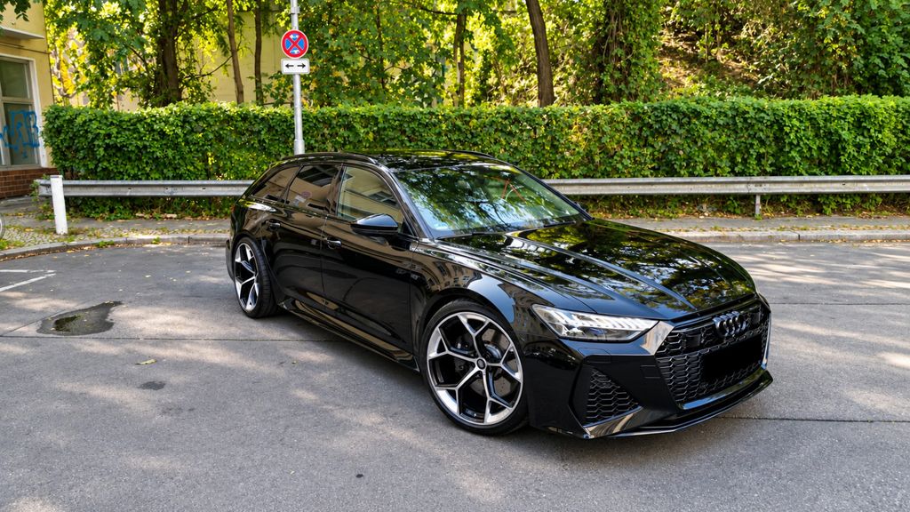 Audi RS6 2024 г. Чёрный, пробег 33000 км