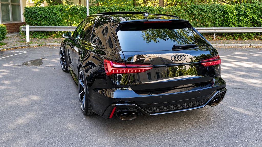 Audi RS6 2024 г. Чёрный, пробег 33000 км