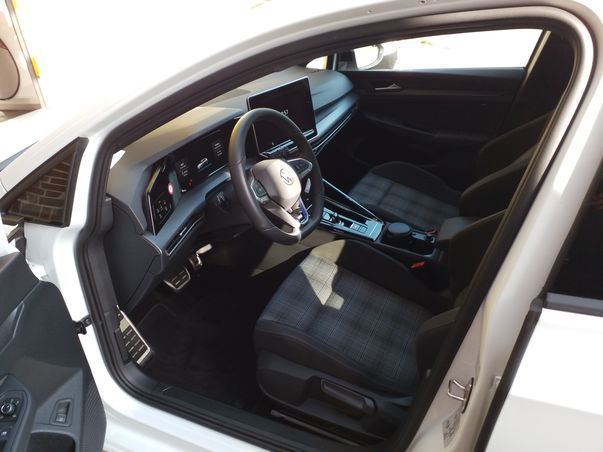 Volkswagen Golf 2025 г. Белый, пробег 10483 км