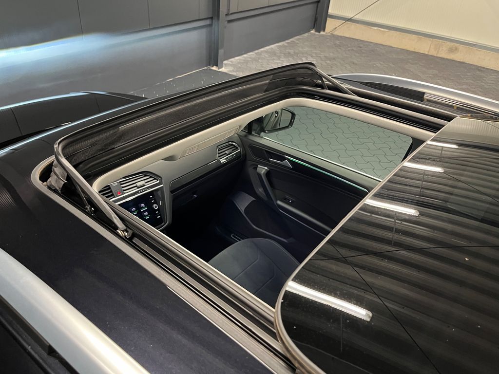 Volkswagen Tiguan 2021 г. Чёрный, пробег 56000 км
