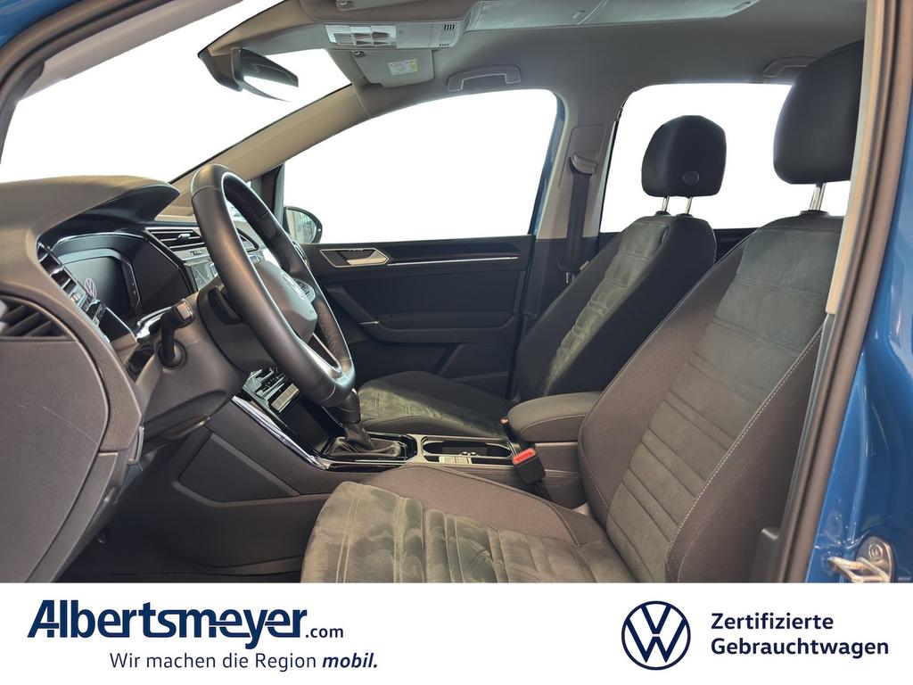 Volkswagen Touran 2023 г. Синий, пробег 57408 км