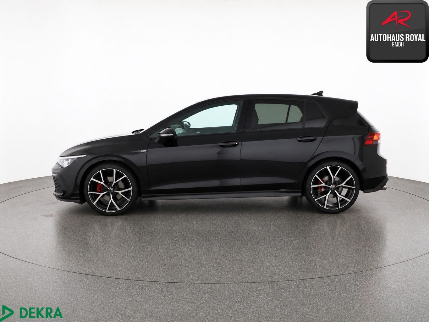 Volkswagen Golf 2024 г. Чёрный, пробег 41406 км