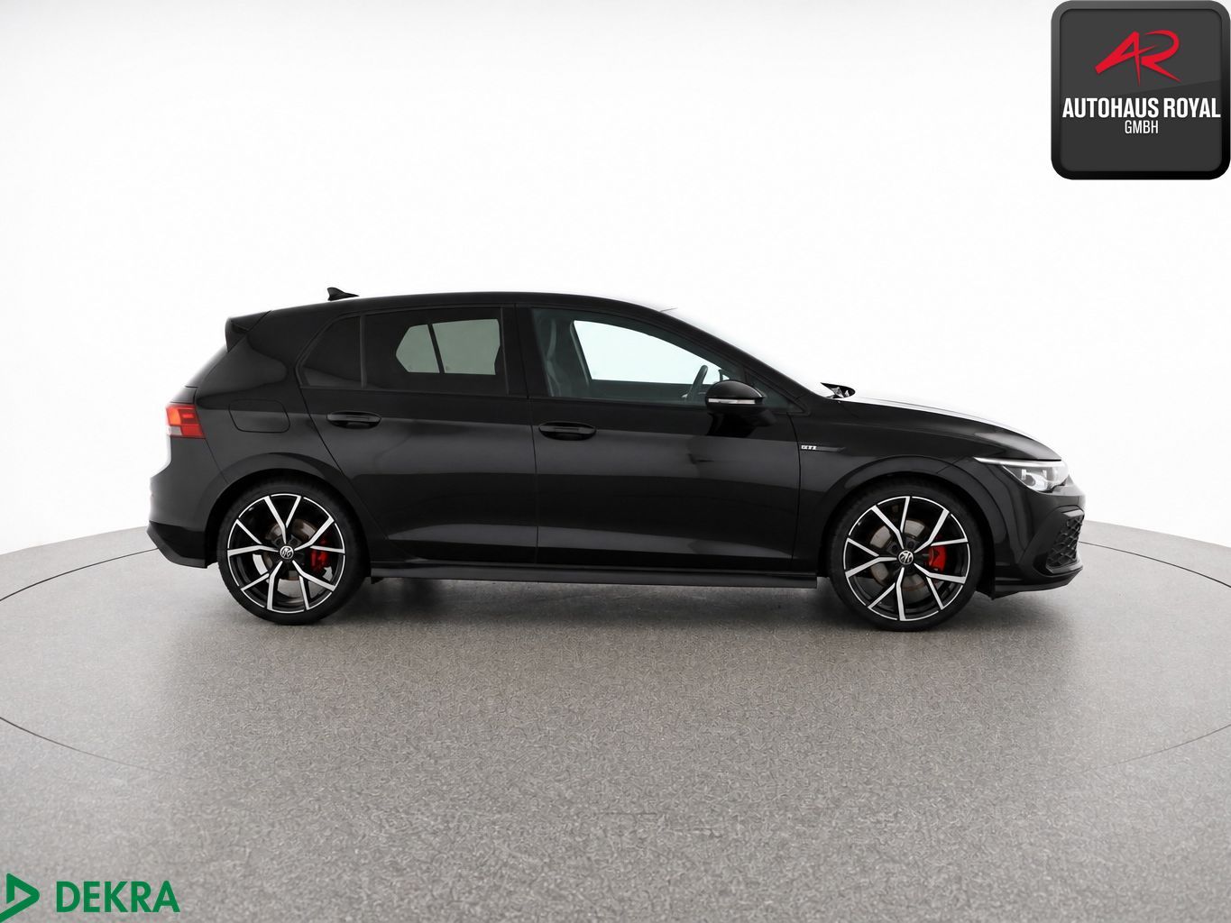 Volkswagen Golf 2024 г. Чёрный, пробег 41406 км