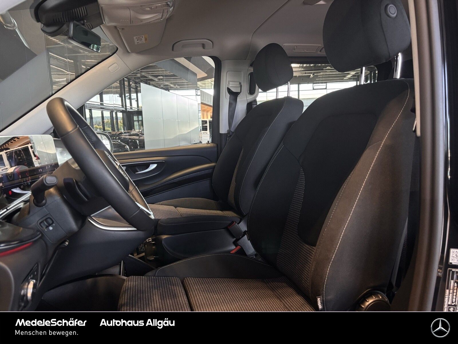 Mercedes-Benz V 220 2025 г. Чёрный, пробег 12790 км