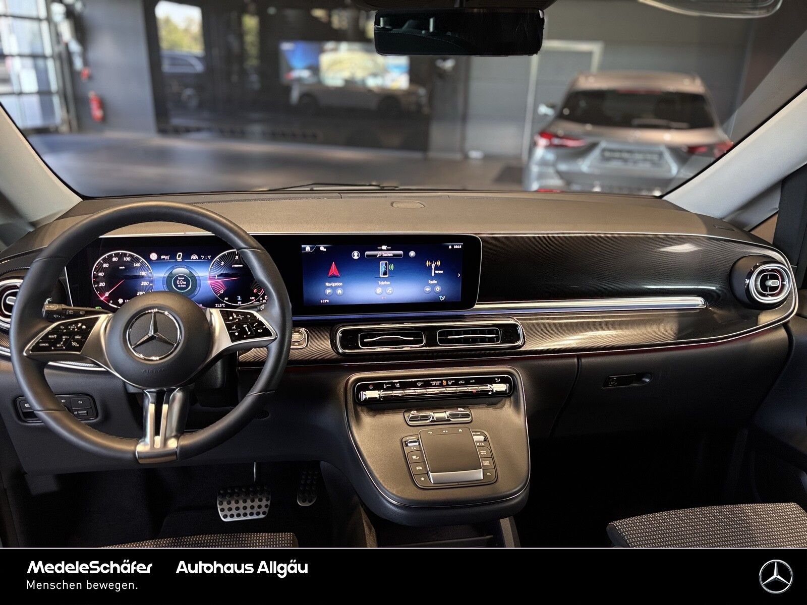 Mercedes-Benz V 220 2025 г. Чёрный, пробег 12790 км