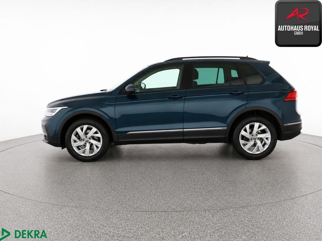 Volkswagen Tiguan 2023 г. Синий, пробег 40000 км