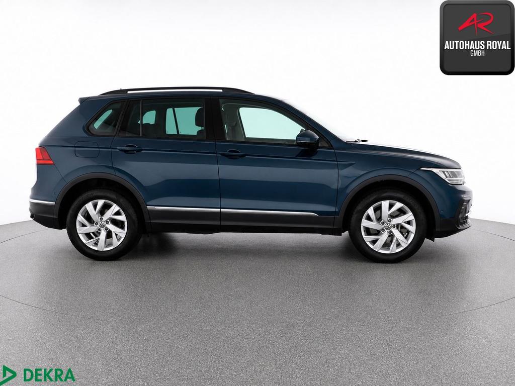 Volkswagen Tiguan 2023 г. Синий, пробег 40000 км
