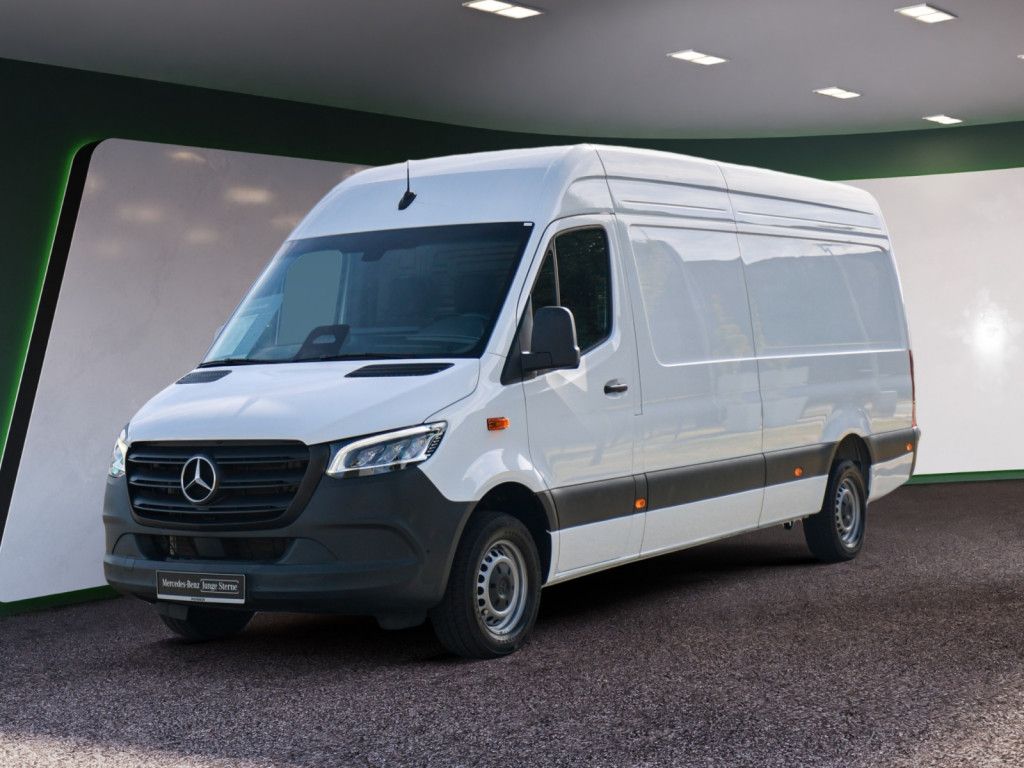 Mercedes-Benz SPRINTER 2024 г. Белый, пробег 37871 км
