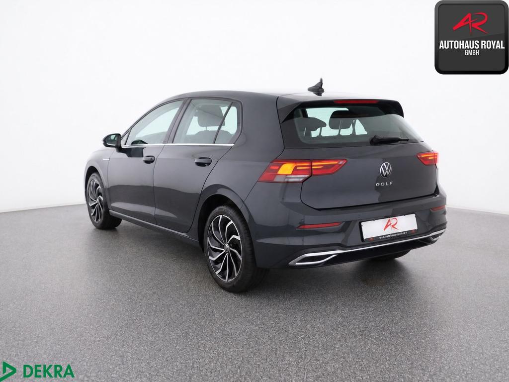 Volkswagen Golf 2024 г. Серый, пробег 12666 км