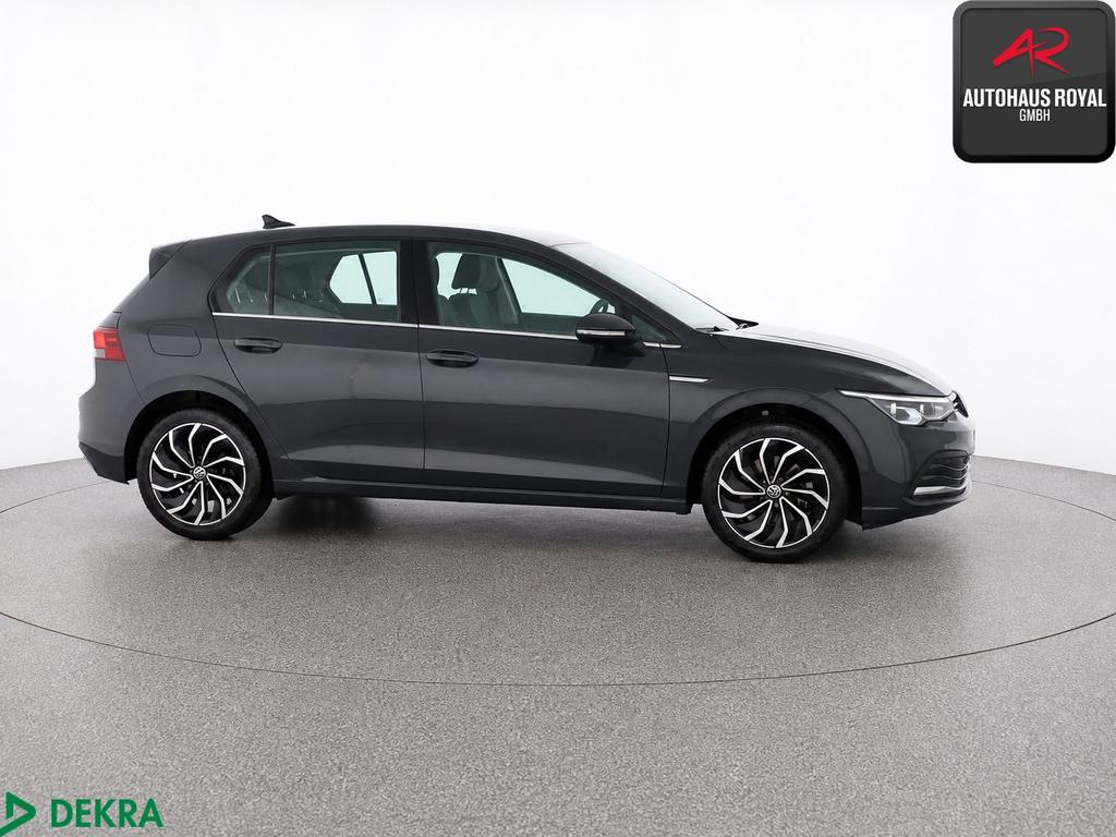 Volkswagen Golf 2024 г. Серый, пробег 12666 км