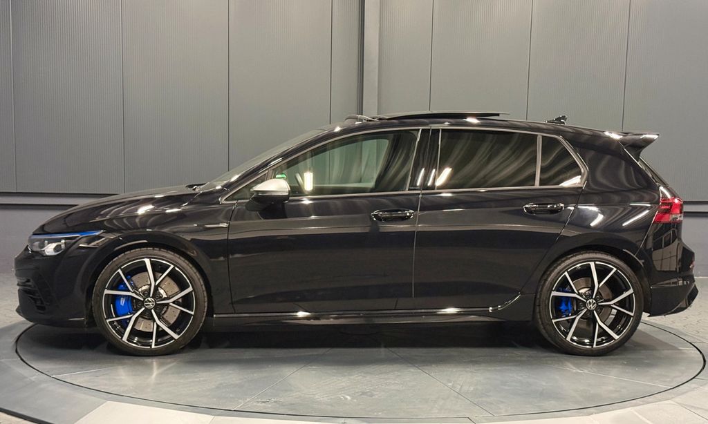 Volkswagen Golf 2023 г. Чёрный, пробег 27850 км