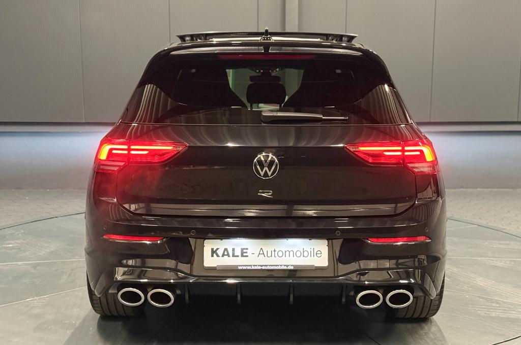 Volkswagen Golf 2023 г. Чёрный, пробег 27850 км