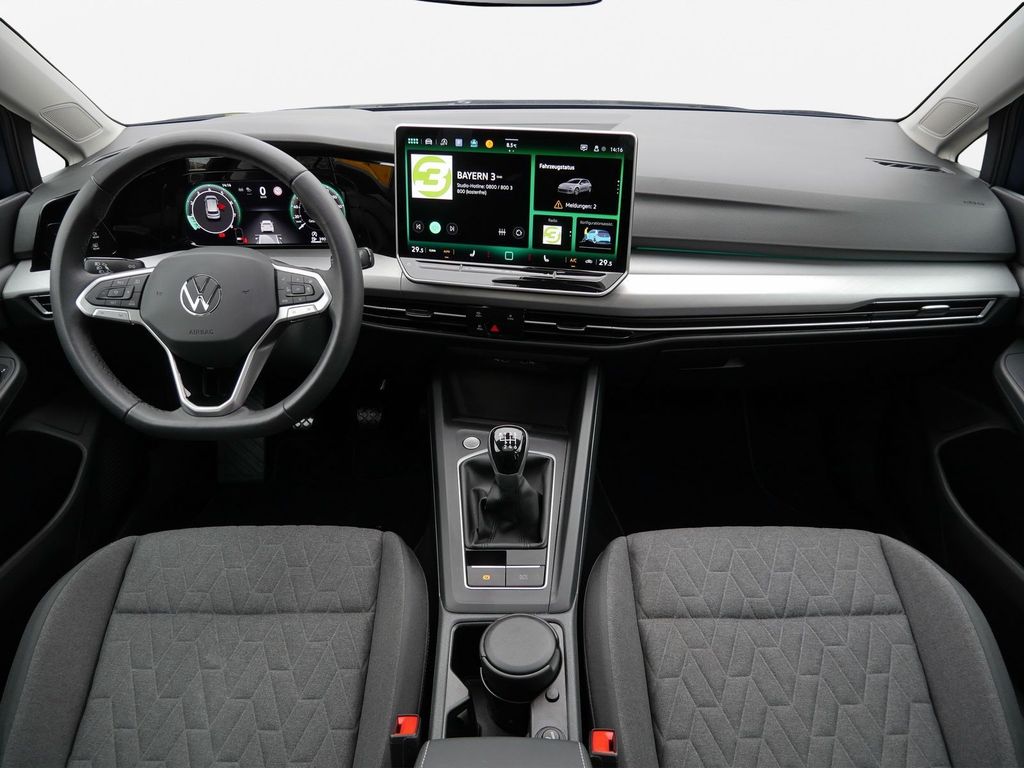 Volkswagen Golf 2024 г. Синий, пробег 11324 км