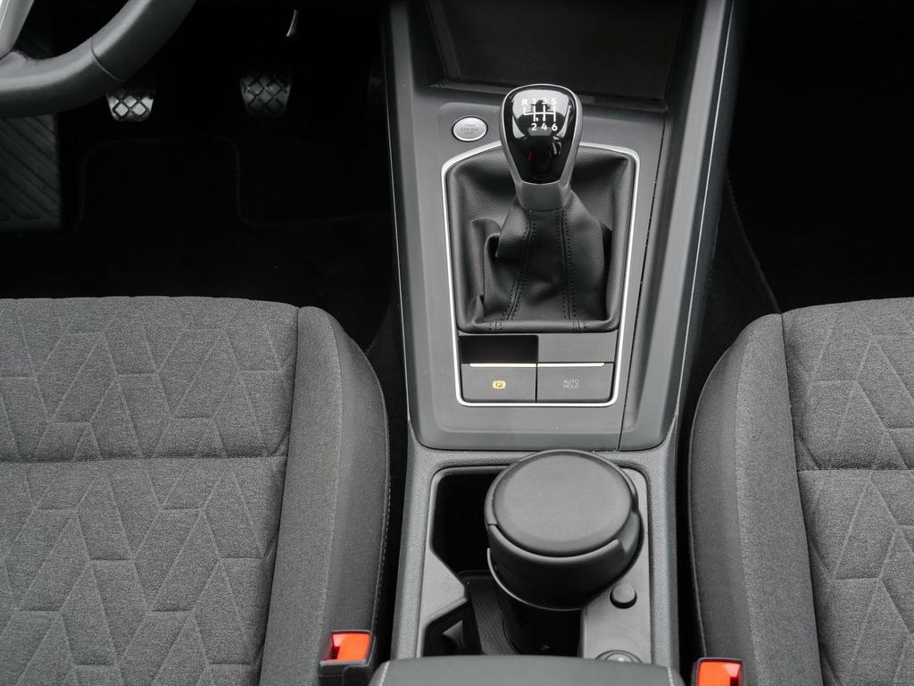 Volkswagen Golf 2024 г. Синий, пробег 11324 км