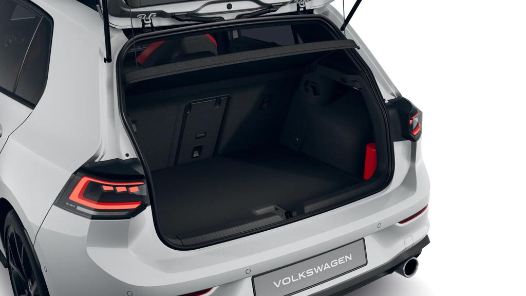 Volkswagen Golf 2025 г. Белый, пробег 32345 км