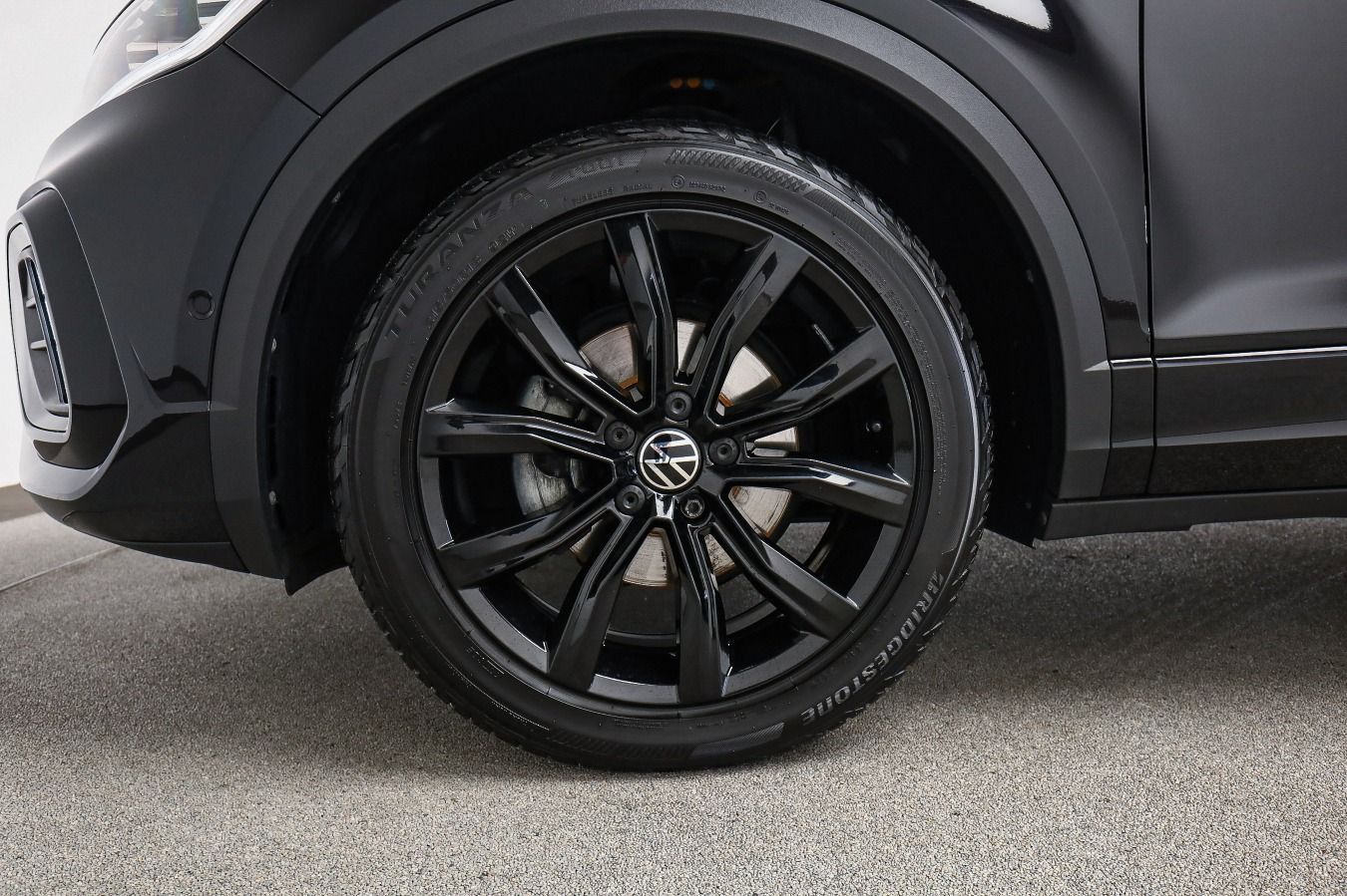Volkswagen T-Roc 2023 г. Чёрный, пробег 22200 км