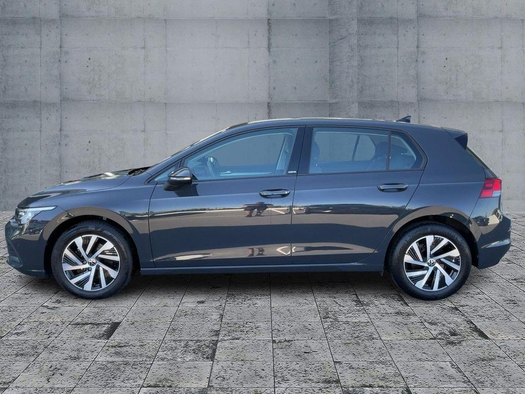 Volkswagen Golf 2024 г. Серый, пробег 18174 км