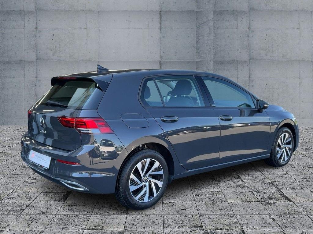 Volkswagen Golf 2024 г. Серый, пробег 18174 км