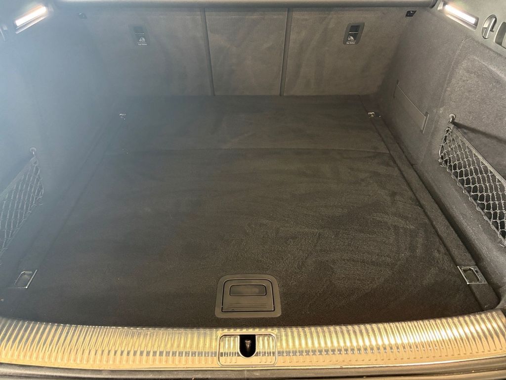 Audi A4 2023 г. Чёрный, пробег 43052 км