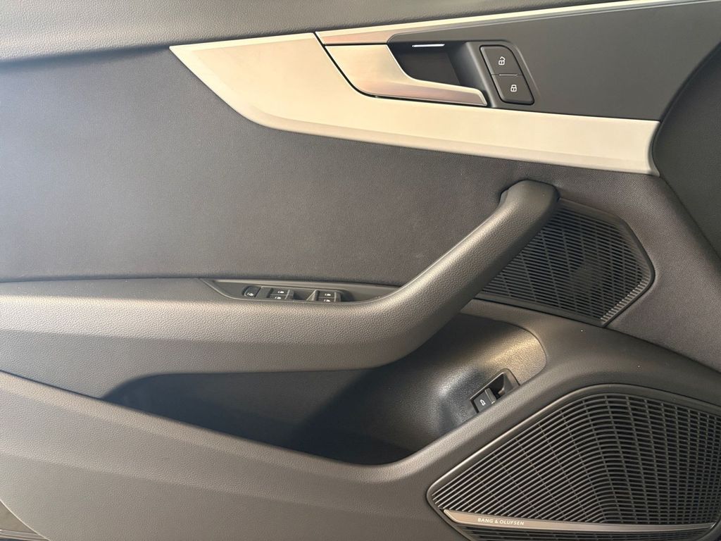 Audi A4 2023 г. Чёрный, пробег 43052 км