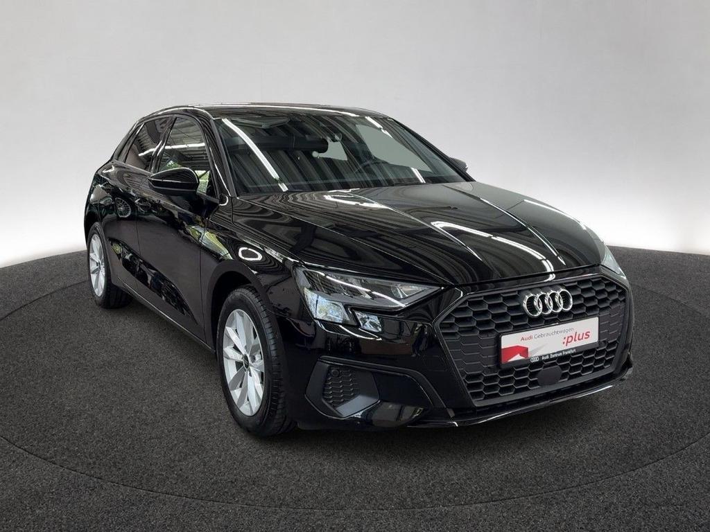 Audi A3 2023 г. Чёрный, пробег 31676 км