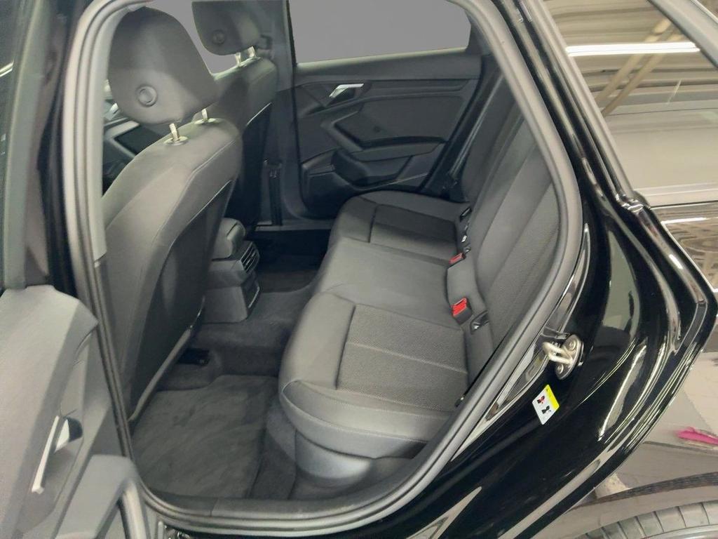 Audi A3 2023 г. Чёрный, пробег 31676 км