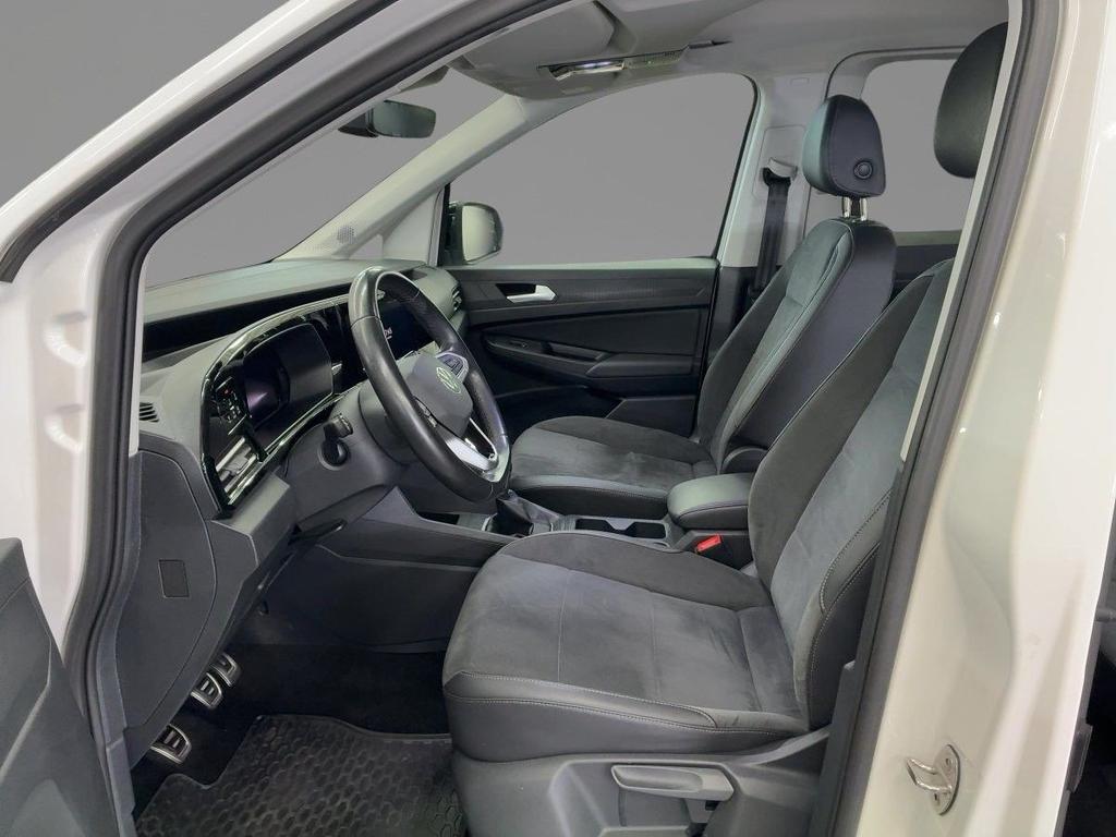 Volkswagen CADDY MAXI 2022 г. Белый, пробег 36742 км