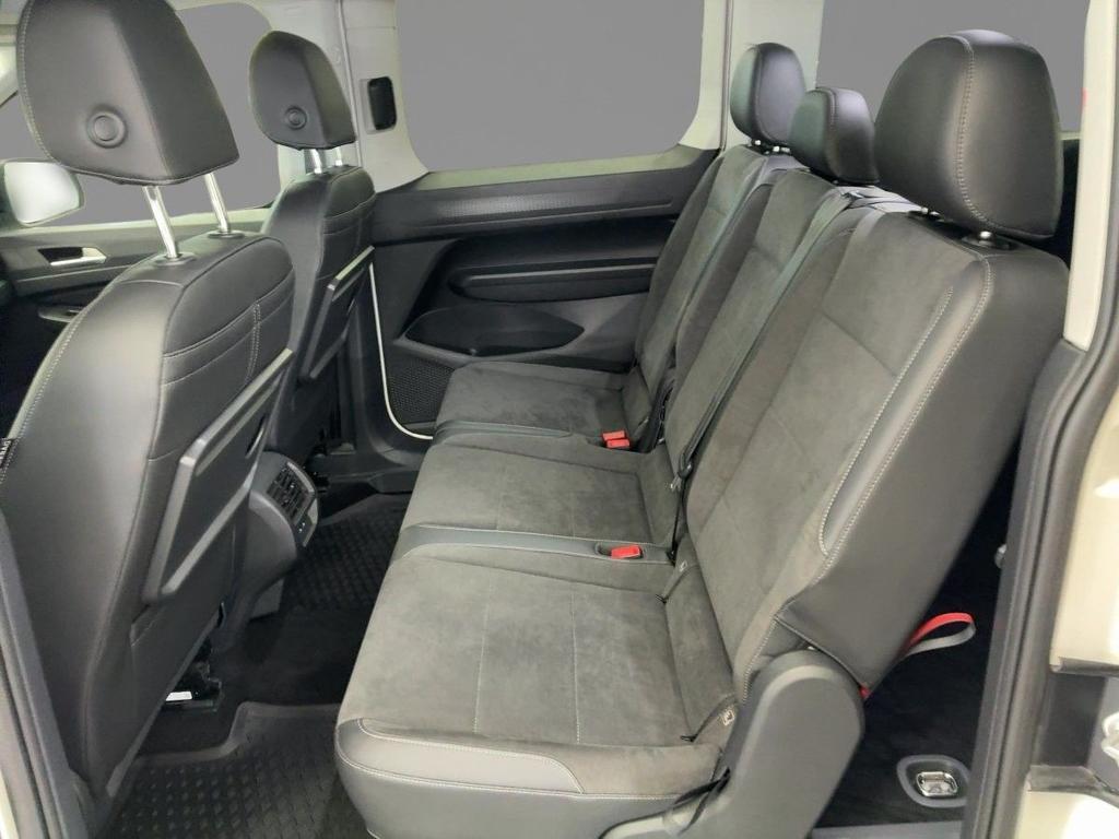 Volkswagen CADDY MAXI 2022 г. Белый, пробег 36742 км